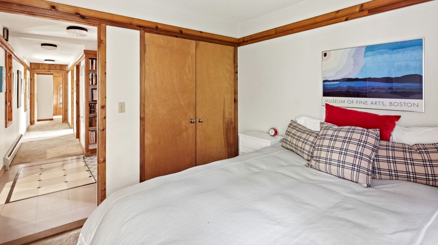 Awesome Impressive Rental with Jacuzzi and Countryside Views in Vermont