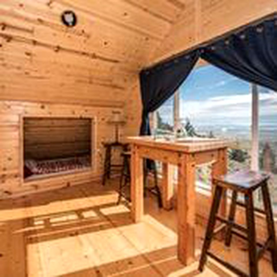 PetFriendly Cabin in Pony, Montana