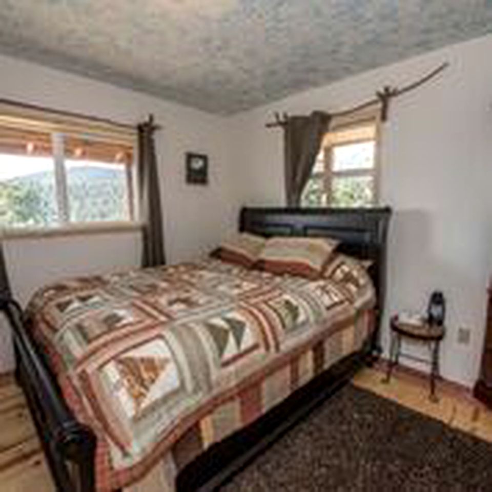 PetFriendly Cabin in Pony, Montana