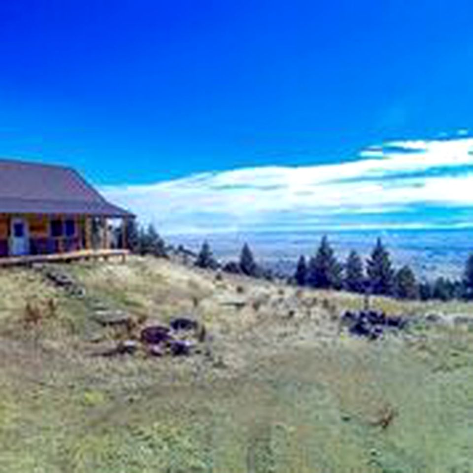 PetFriendly Cabin in Pony, Montana