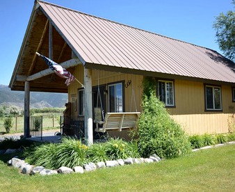 Romantic Cabin Rental with a Delightful Porch near Ennis, Montana photo 2