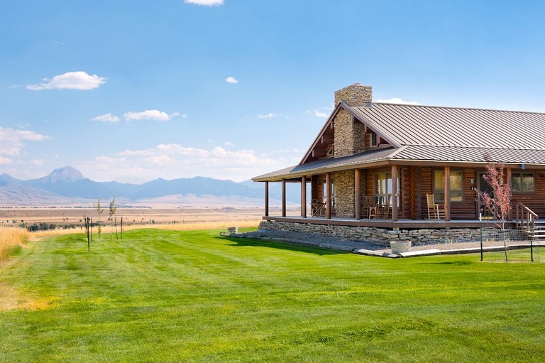 Log Cabins (United States of America, --, Montana)