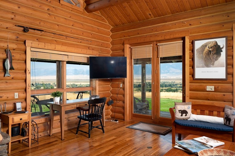 Log Cabins (United States of America, --, Montana)