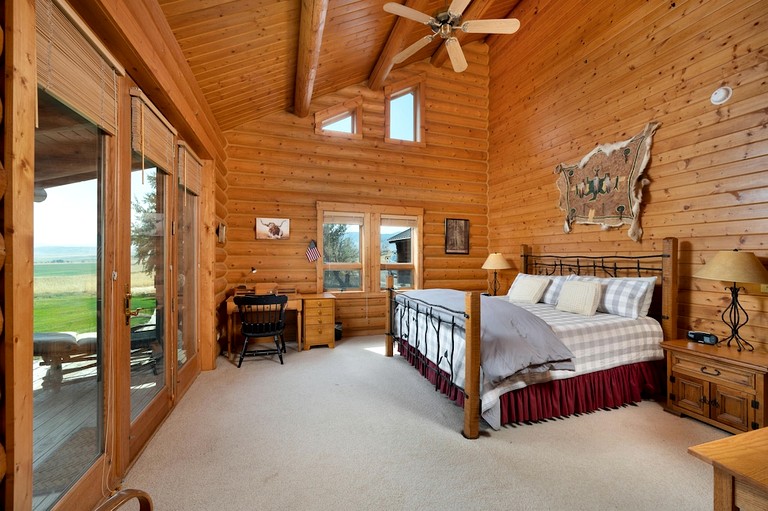 Log Cabins (United States of America, --, Montana)