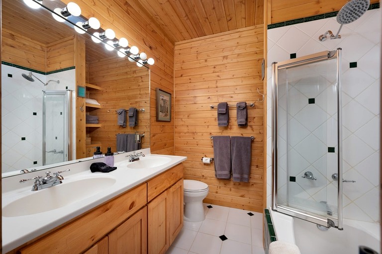 Log Cabins (United States of America, --, Montana)