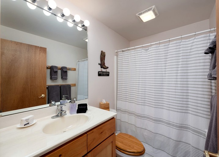 Log Cabins (United States of America, --, Montana)