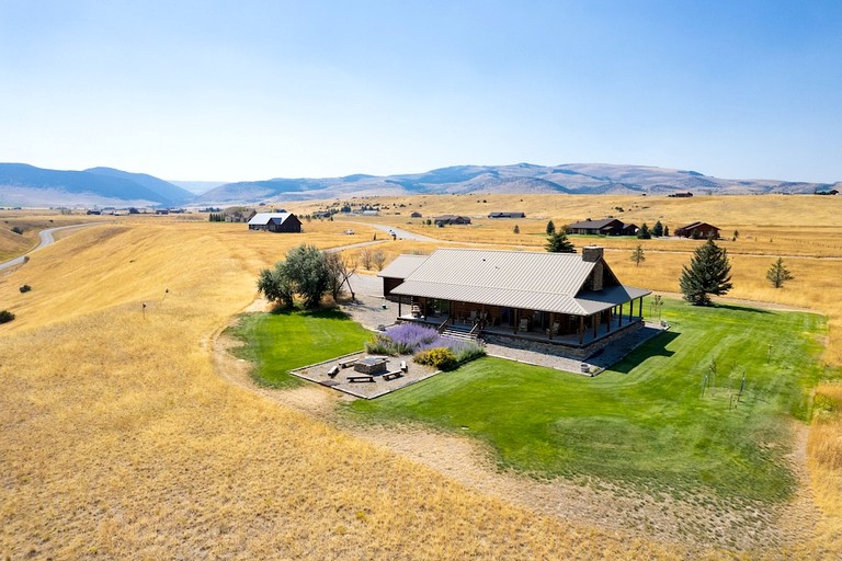 Log Cabins (United States of America, --, Montana)