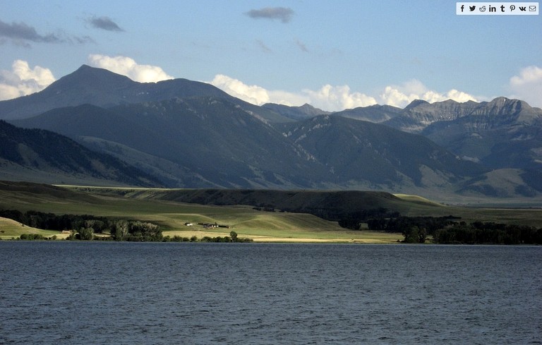 Log Cabins (United States of America, --, Montana)