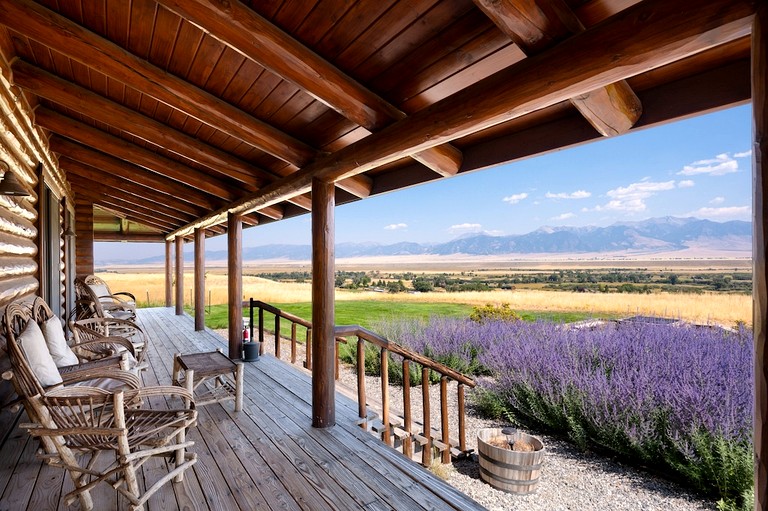 Log Cabins (United States of America, --, Montana)