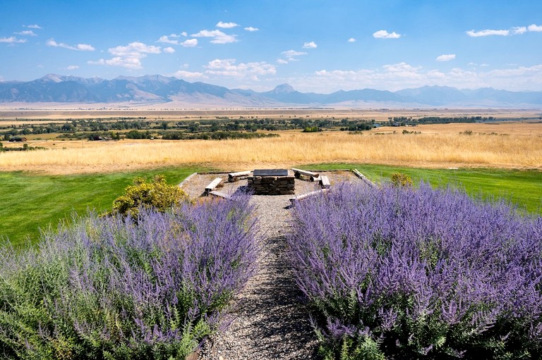 Log Cabins (United States of America, --, Montana)