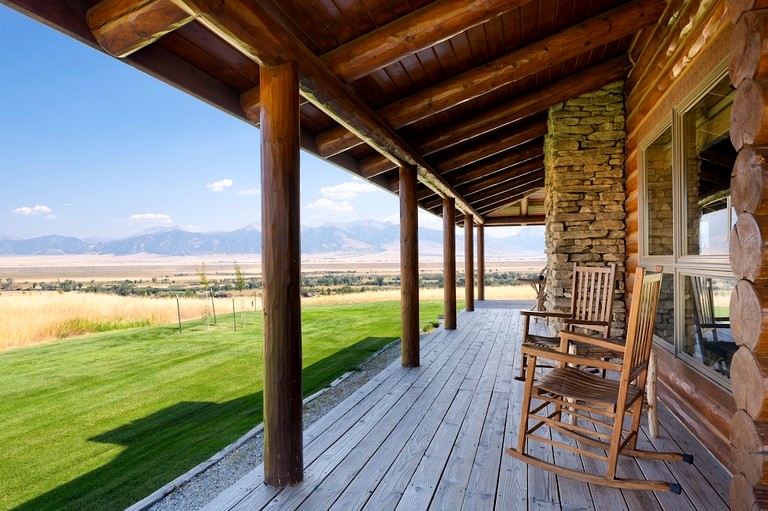 Log Cabins (United States of America, --, Montana)