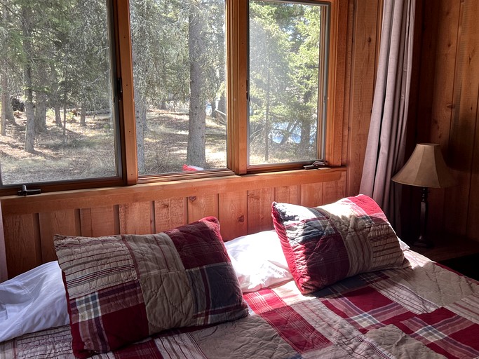 Cabins (United States of America, Cameron, Montana)
