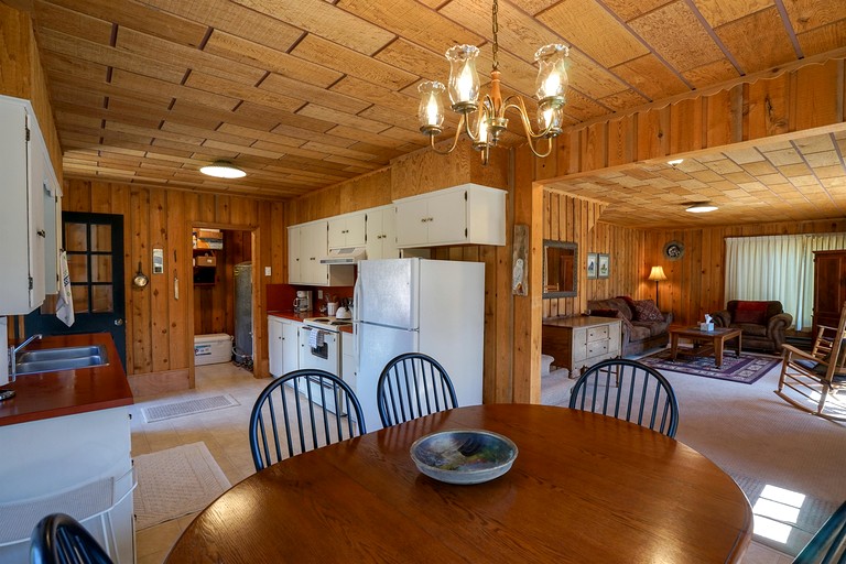 Cabins (United States of America, Cameron, Montana)
