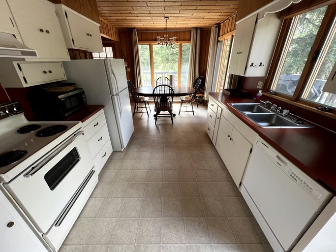 Cabins (United States of America, Cameron, Montana)