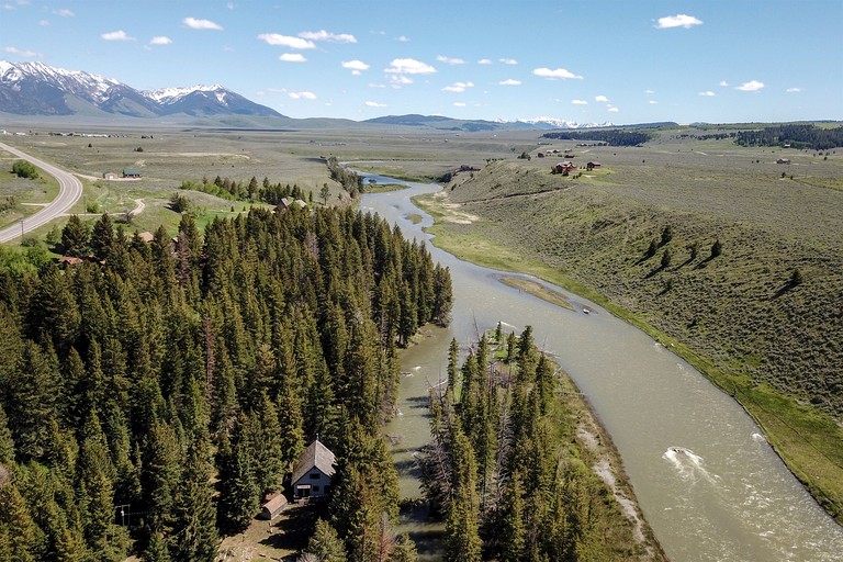 Cabins (United States of America, Cameron, Montana)