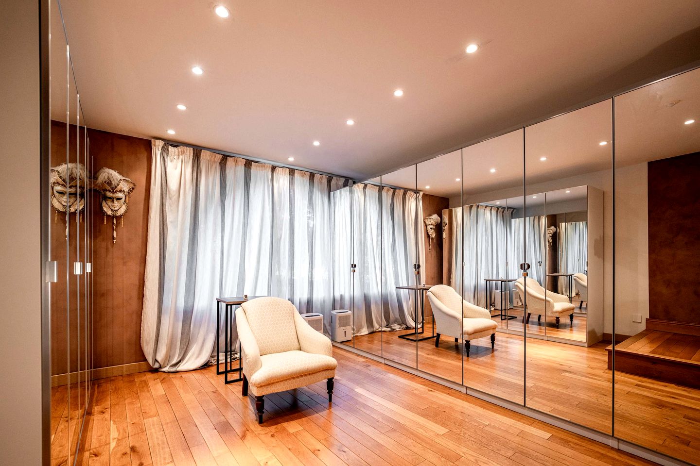 Elegant Family Villa with Private Pool and Lush Garden, Located Near Medieval Village, Biot, Provence-Alpes-Côte d’Azur