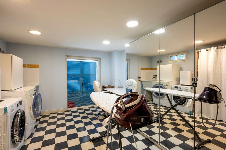 Vacation Rentals (France, --, Provence-Alpes-Côte d'Azur)