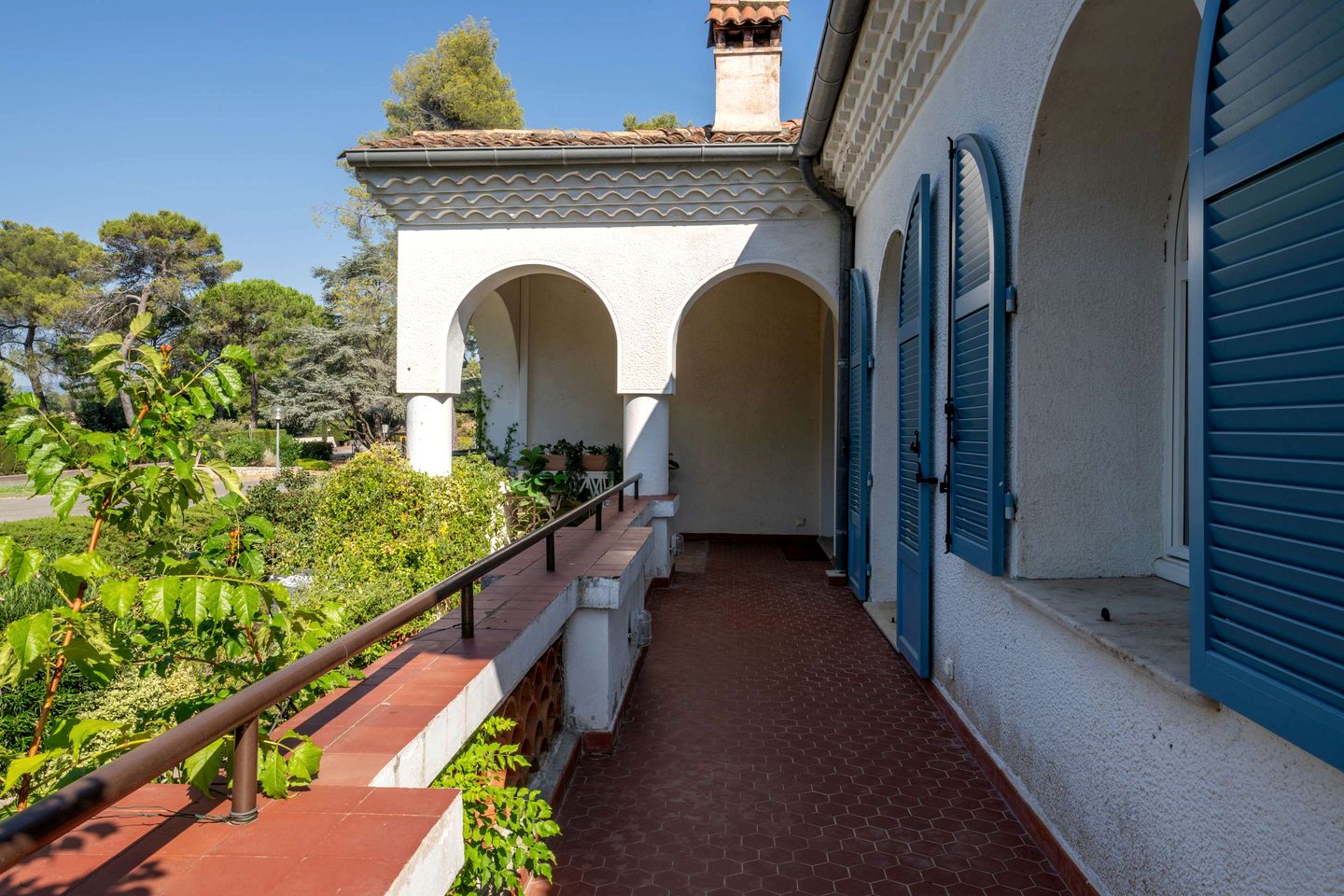 Elegant Family Villa with Private Pool and Lush Garden, Located Near Medieval Village, Biot, Provence-Alpes-Côte d’Azur