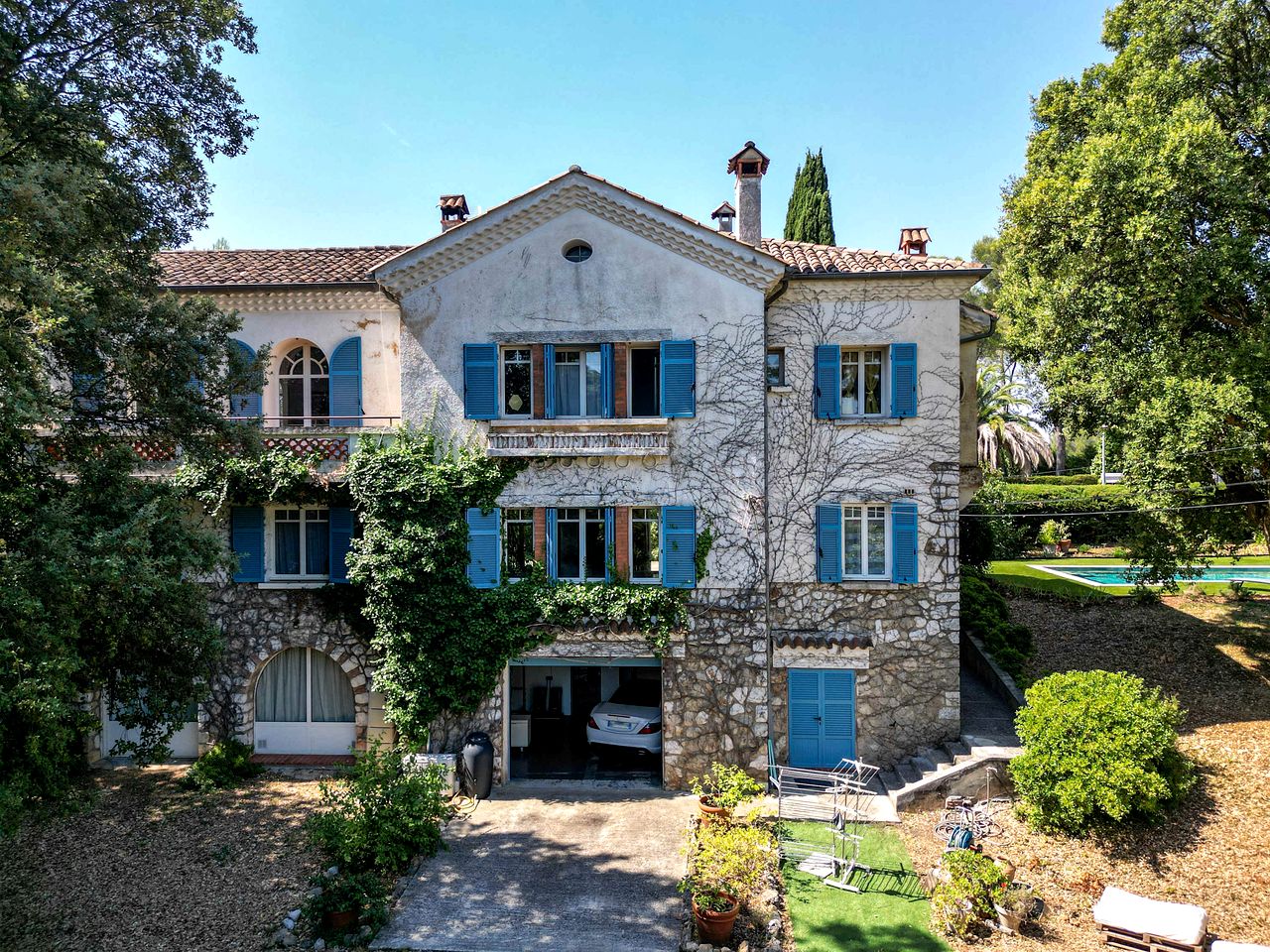 Elegant Family Villa with Private Pool and Lush Garden, Located Near Medieval Village, Biot, Provence-Alpes-Côte d’Azur