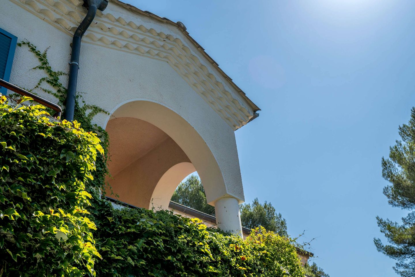 Elegant Family Villa with Private Pool and Lush Garden, Located Near Medieval Village, Biot, Provence-Alpes-Côte d’Azur