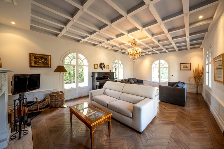 Vacation Rentals (France, --, Provence-Alpes-Côte d'Azur)