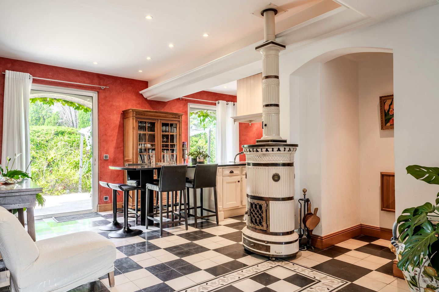 Elegant Family Villa with Private Pool and Lush Garden, Located Near Medieval Village, Biot, Provence-Alpes-Côte d’Azur