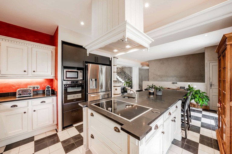 Vacation Rentals (France, --, Provence-Alpes-Côte d'Azur)