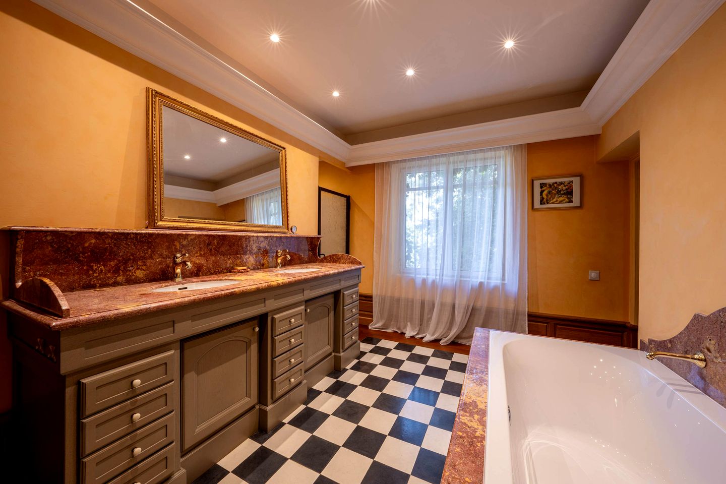 Elegant Family Villa with Private Pool and Lush Garden, Located Near Medieval Village, Biot, Provence-Alpes-Côte d’Azur