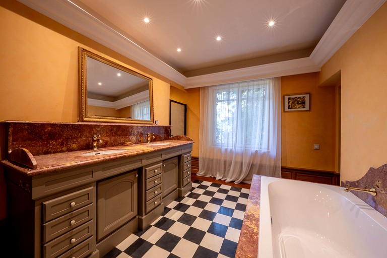 Vacation Rentals (France, --, Provence-Alpes-Côte d'Azur)