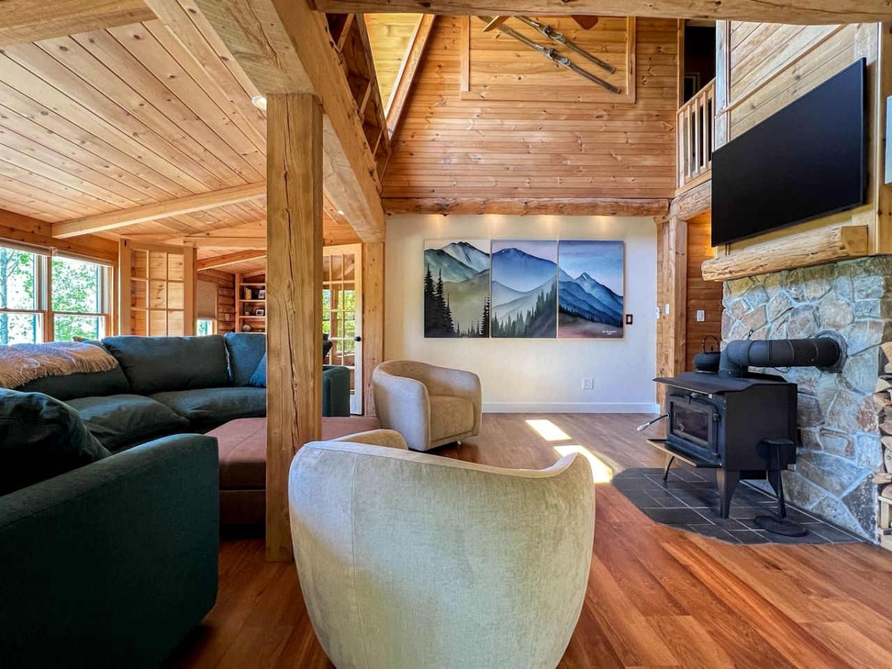 Magical Cabin with Outdoor Bar and Jacuzzi in New Hampshire