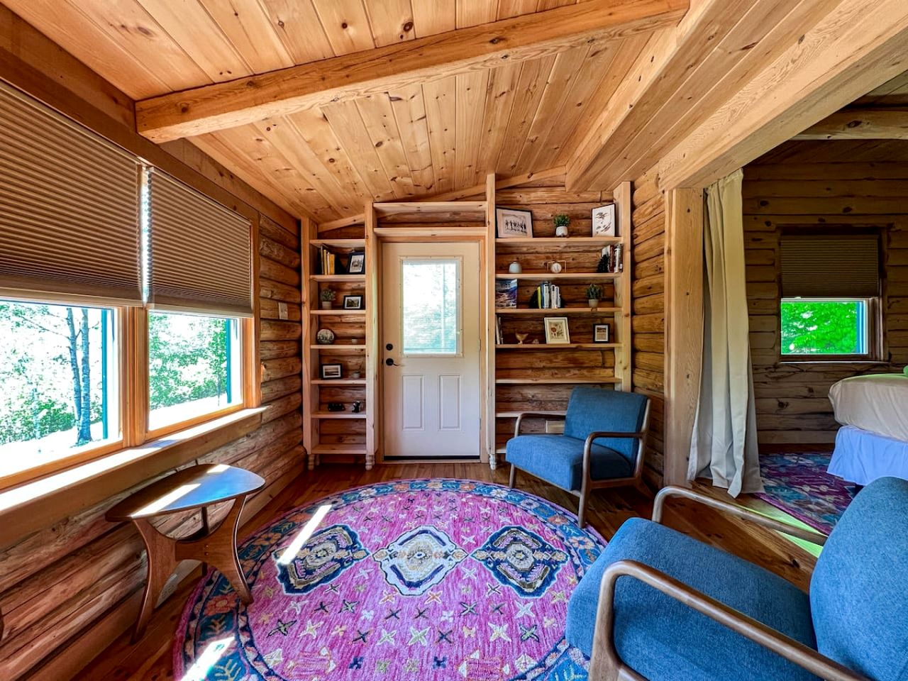 Magical Cabin with Outdoor Bar and Jacuzzi in New Hampshire