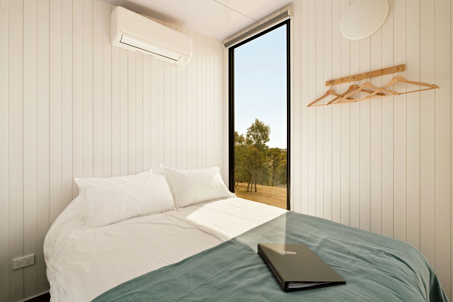 Magical Tiny House with Fantastic Vistas in Monegeetta, Victoria