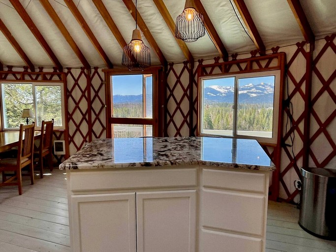 Yurts (United States of America, Sandpoint, Idaho)