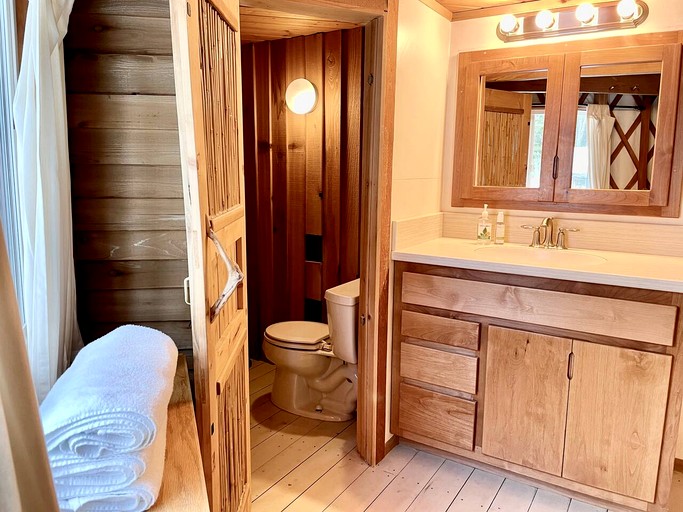 Yurts (United States of America, Sandpoint, Idaho)