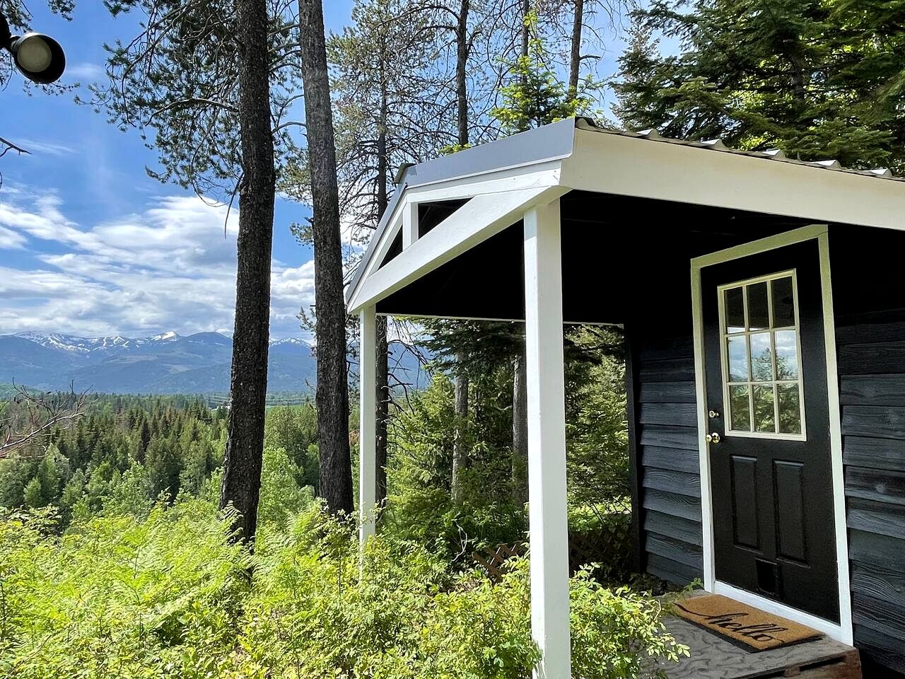Cozy Mountain Yurt with Panoramic Views near Selkirk Mountains, Sandpoint Idaho