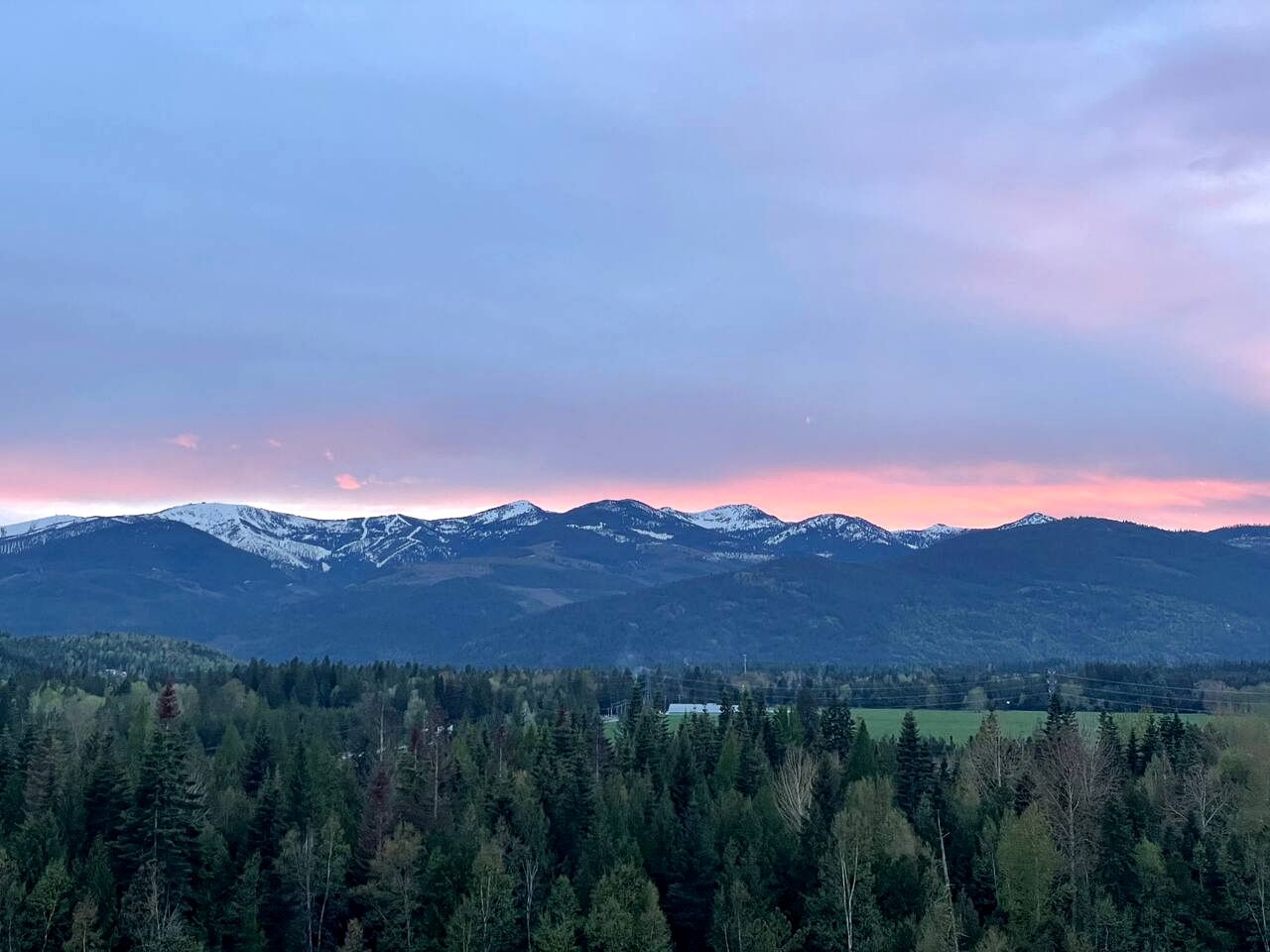 Cozy Mountain Yurt with Panoramic Views near Selkirk Mountains, Sandpoint Idaho