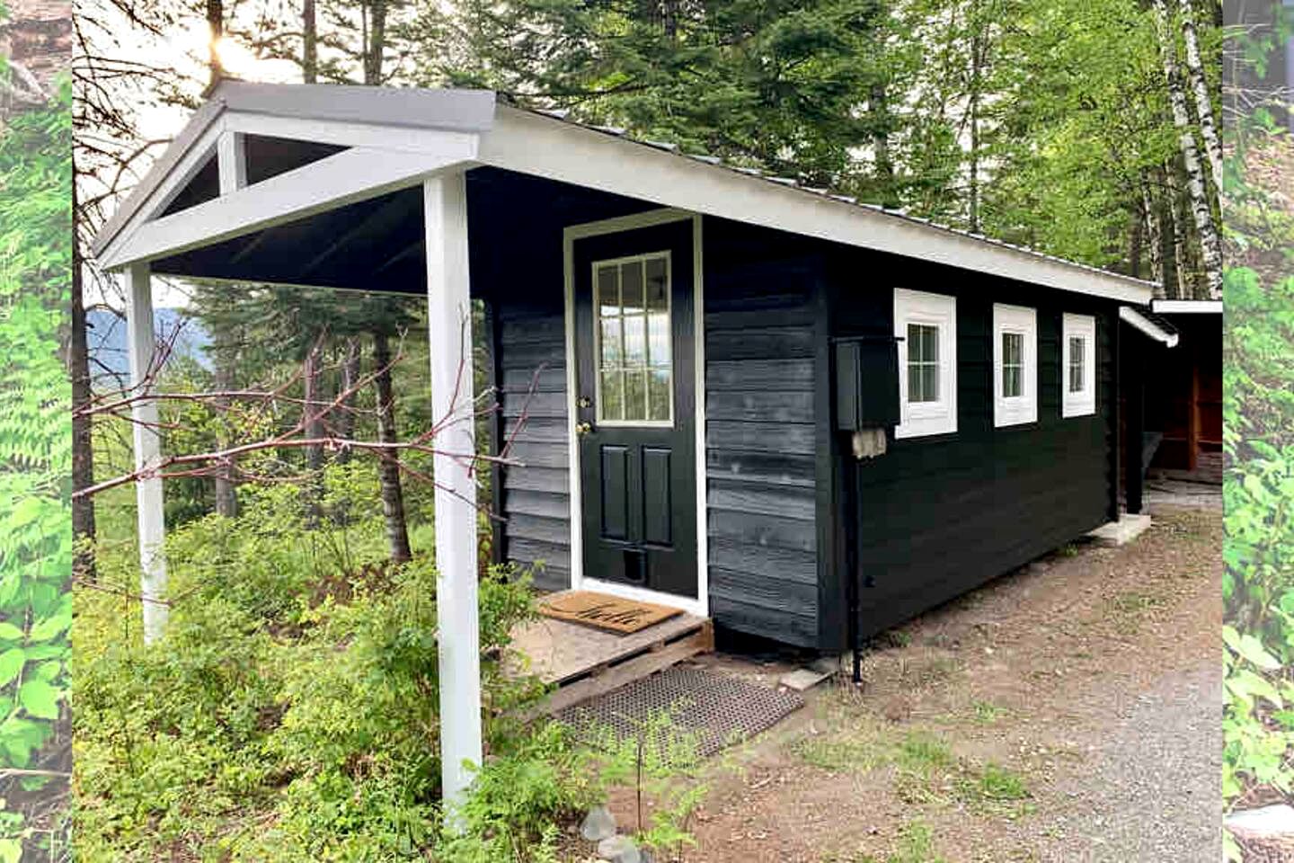 Cozy Mountain Yurt with Panoramic Views near Selkirk Mountains, Sandpoint Idaho