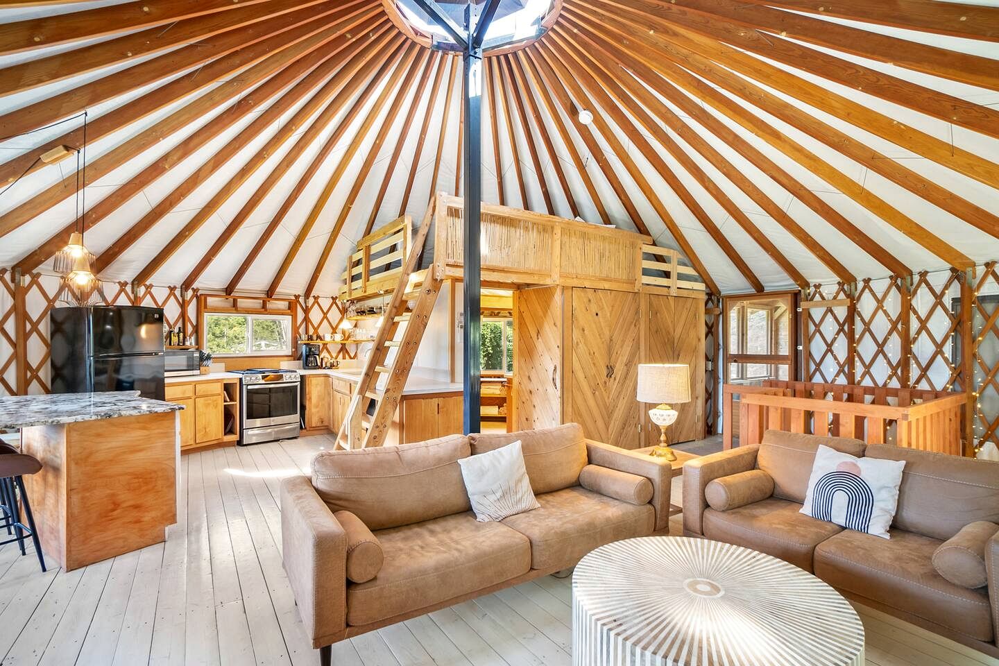 Cozy Mountain Yurt with Panoramic Views near Selkirk Mountains, Sandpoint Idaho