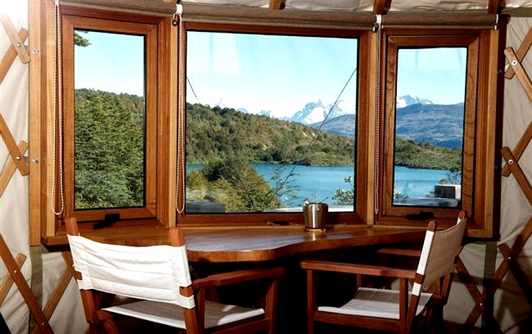 Yurts (Torres del Paine, Magallanes, Chile)