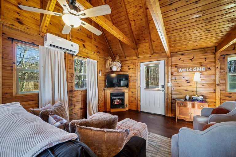 Cabins (United States of America, Mentone, Alabama)