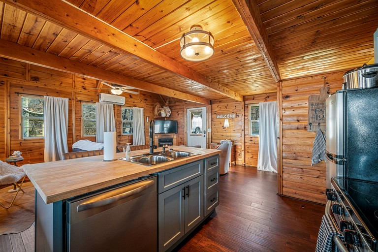 Cabins (United States of America, Mentone, Alabama)