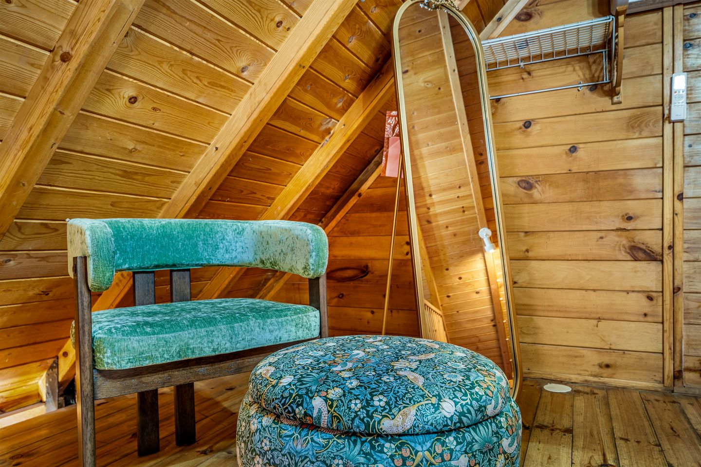 Magnific Secluded Cabin with Hot-tub in Mentone, Alabama