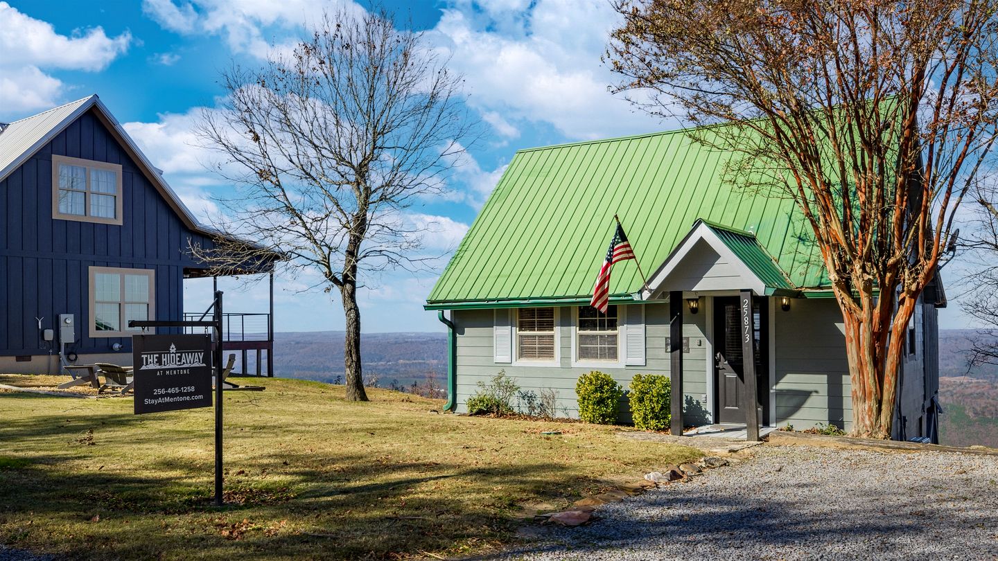 Magnific Secluded Cabin with Hot-tub in Mentone, Alabama