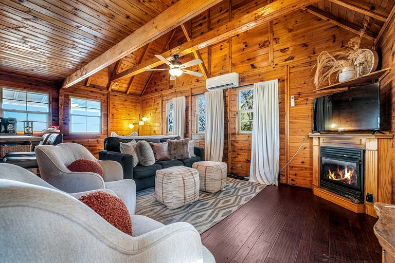 Cabins (United States of America, Mentone, Alabama)