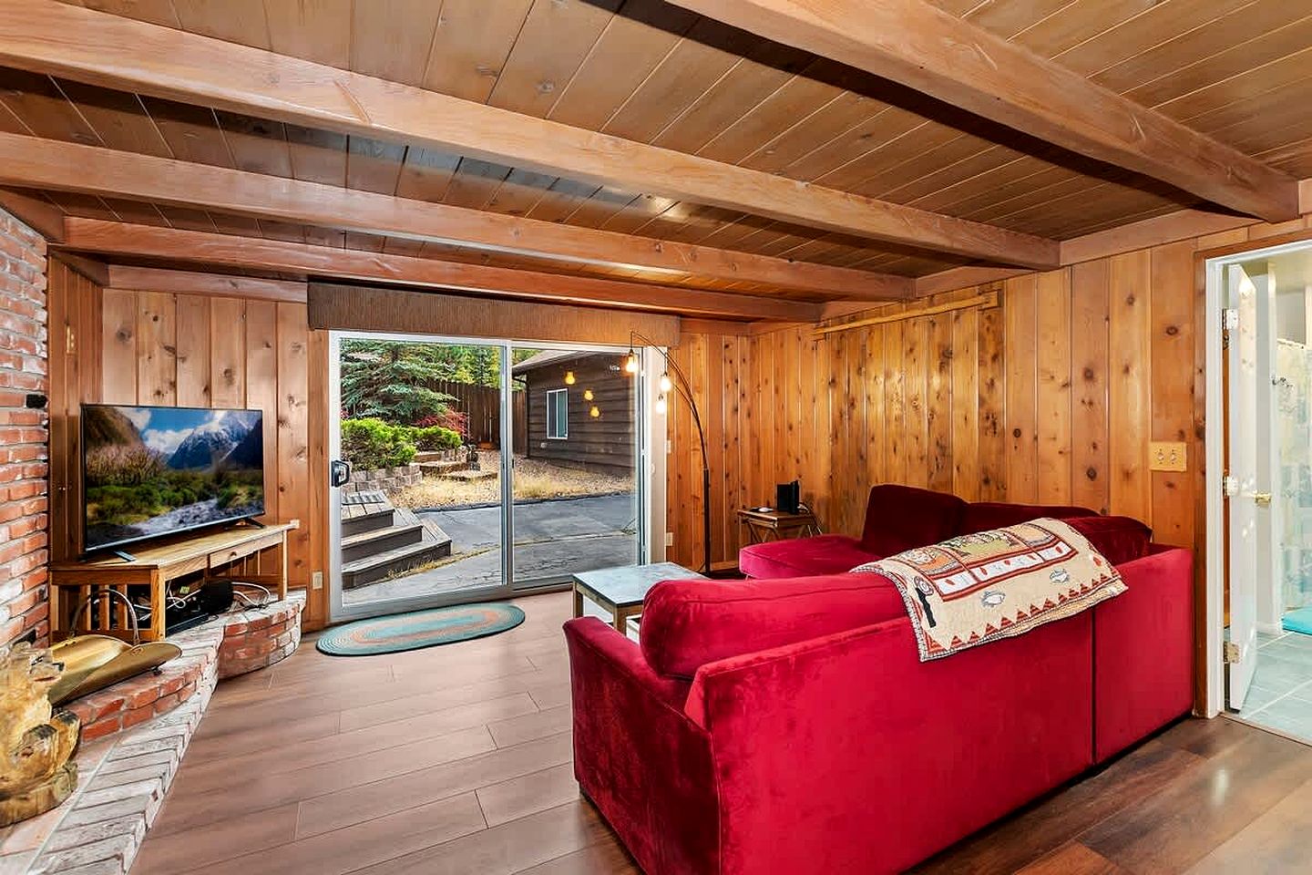 Magnificent Caboin with Hot-tub in Big Bear Lake, California