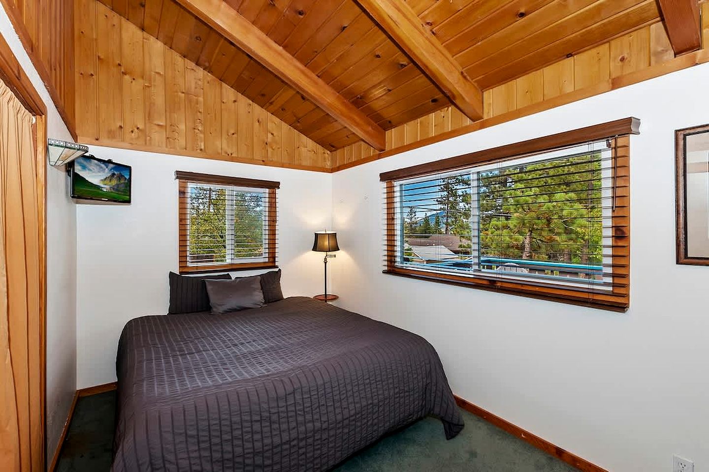 Magnificent Caboin with Hot-tub in Big Bear Lake, California