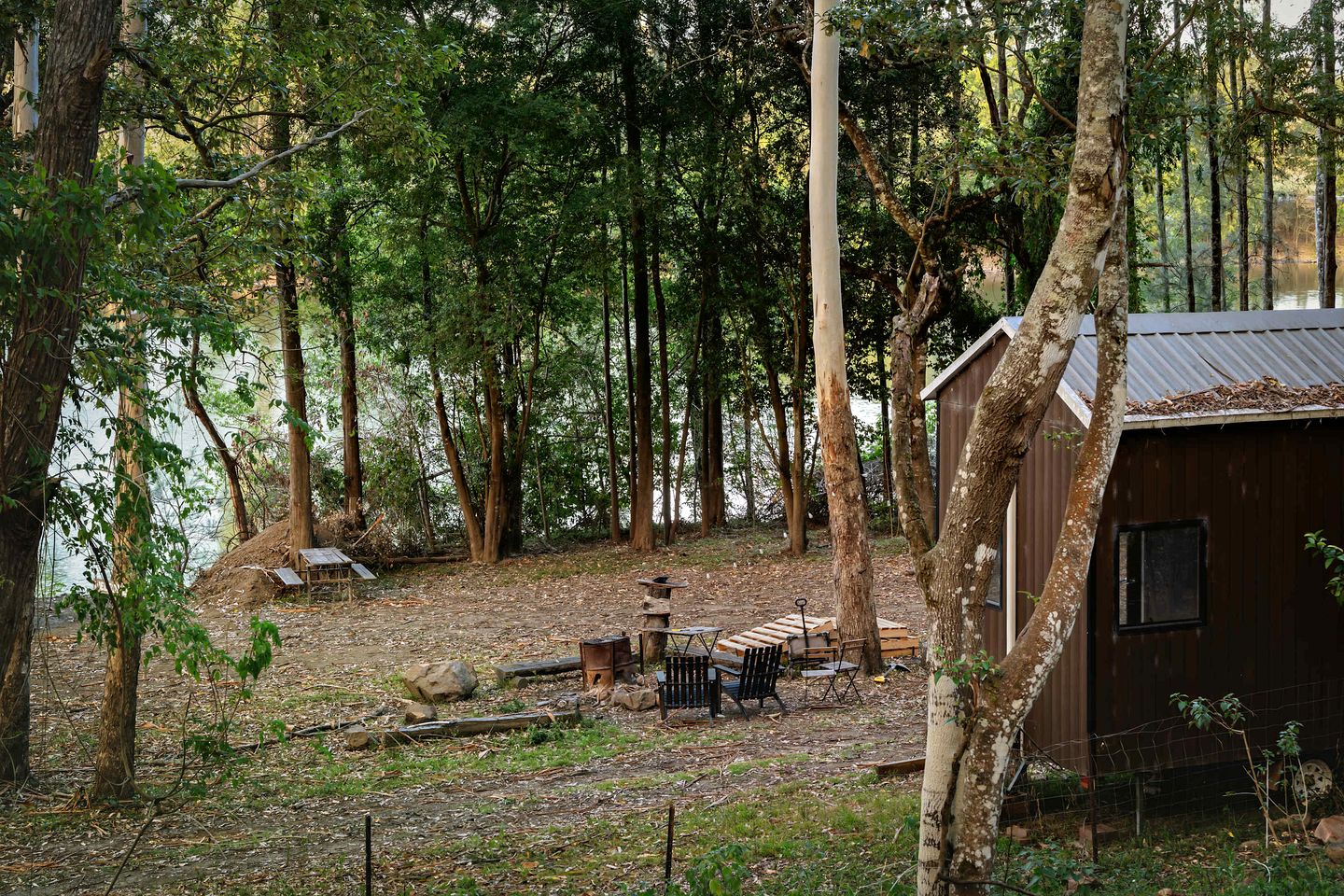 Magnificent Riverfront Tiny House with Fire Pit in Eagleton, New South Wales