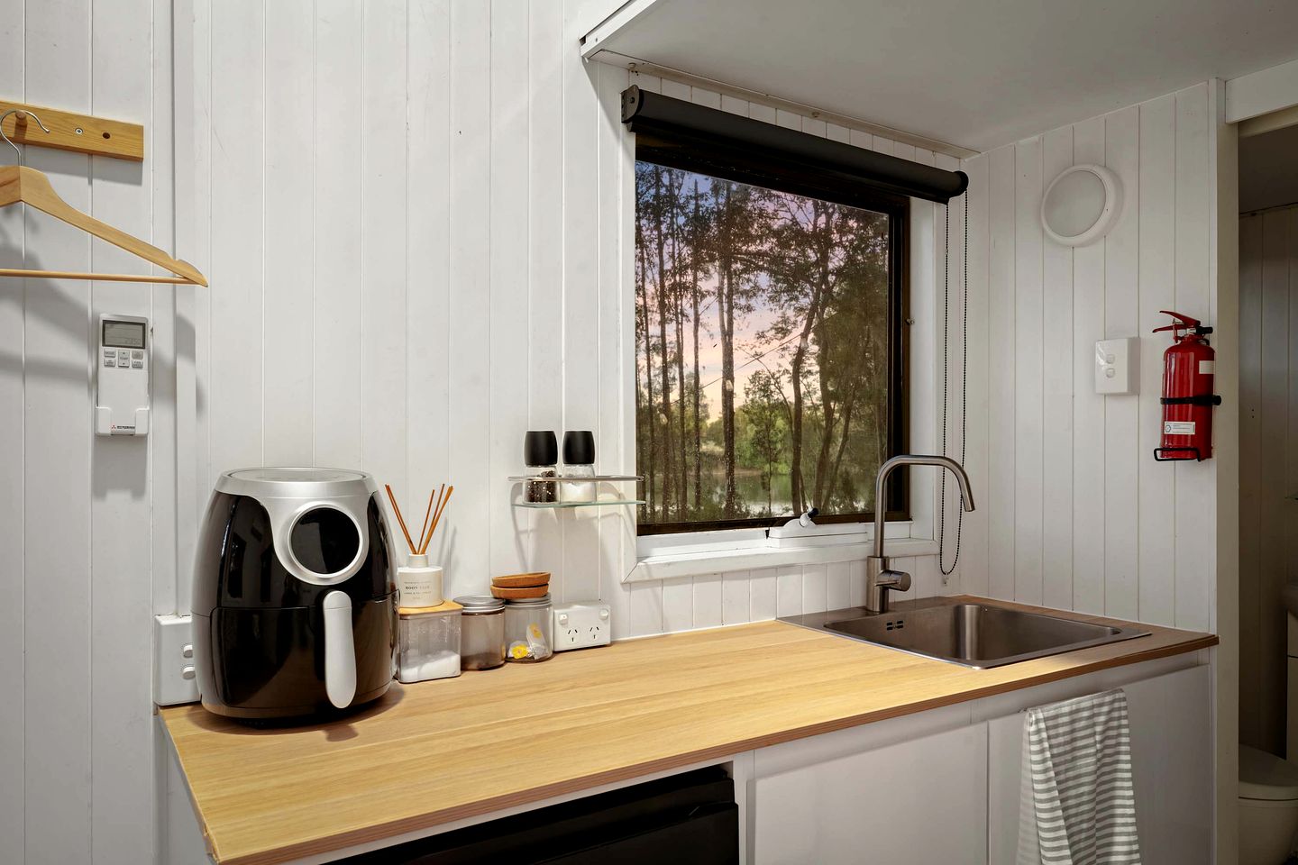 Magnificent Riverfront Tiny House with Fire Pit in Eagleton, New South Wales