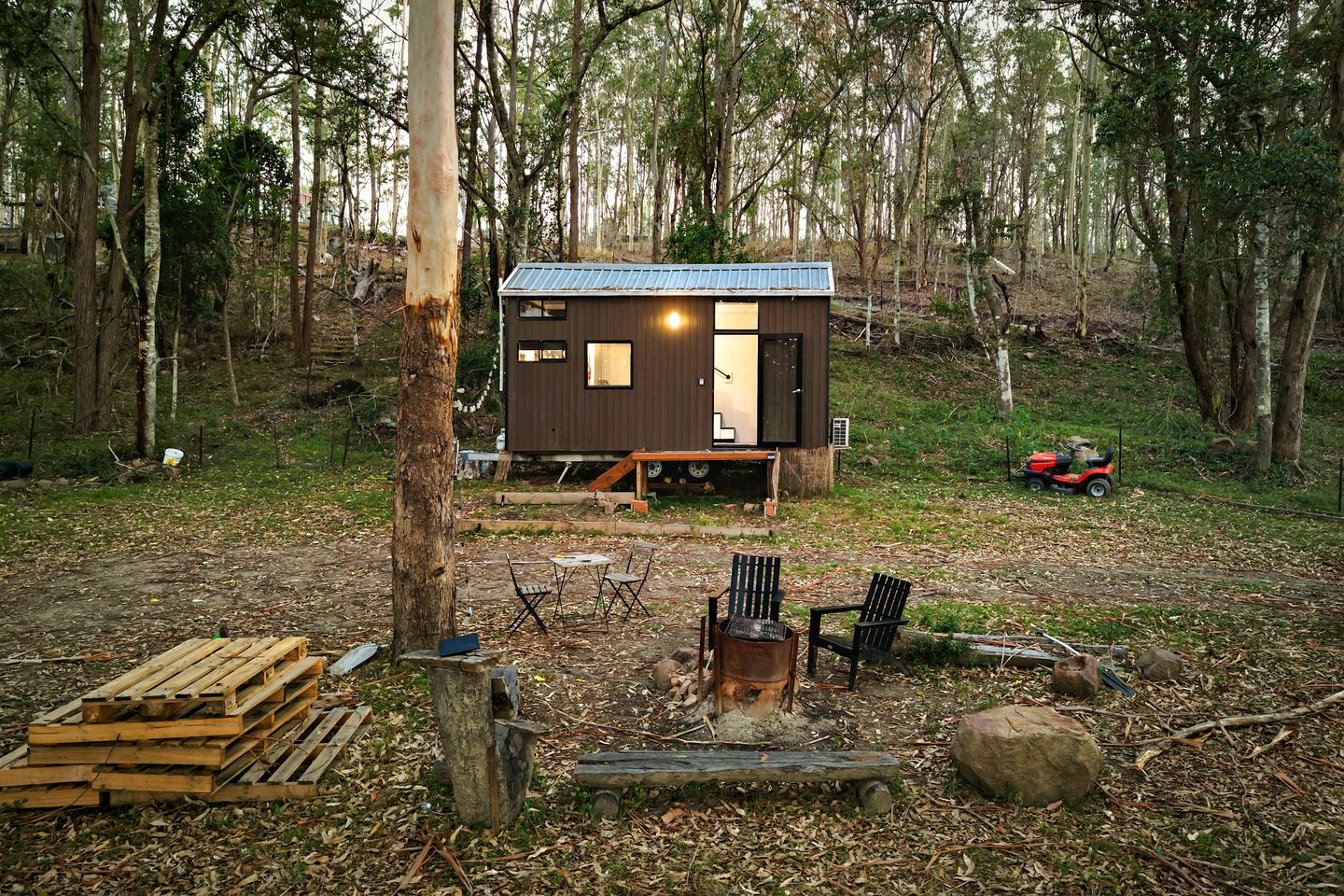 Magnificent Riverfront Tiny House with Fire Pit in Eagleton, New South Wales