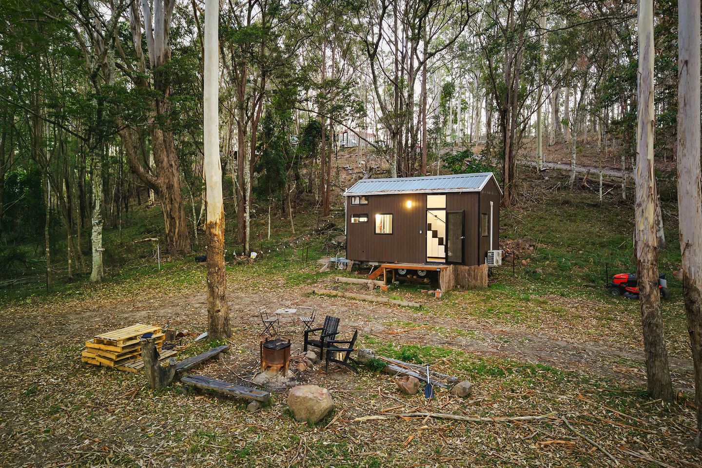 Magnificent Riverfront Tiny House with Fire Pit in Eagleton, New South Wales
